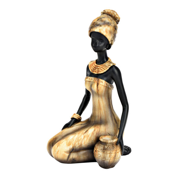 Mujer africana sentada en poli marrón (An./Al./Pr.) 10x18x10cm
